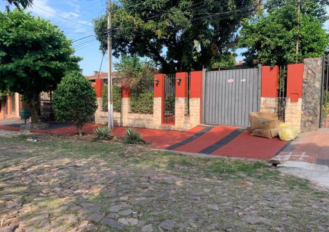 Casa en LAMBARÉ – Bo. San Isidro – zona sede Visión Banco